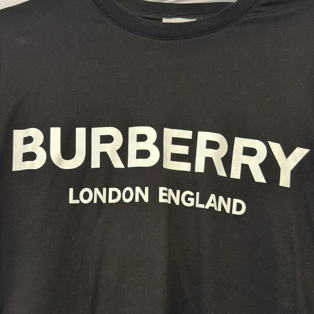 Burberry tshirt - Picture 2 of 3